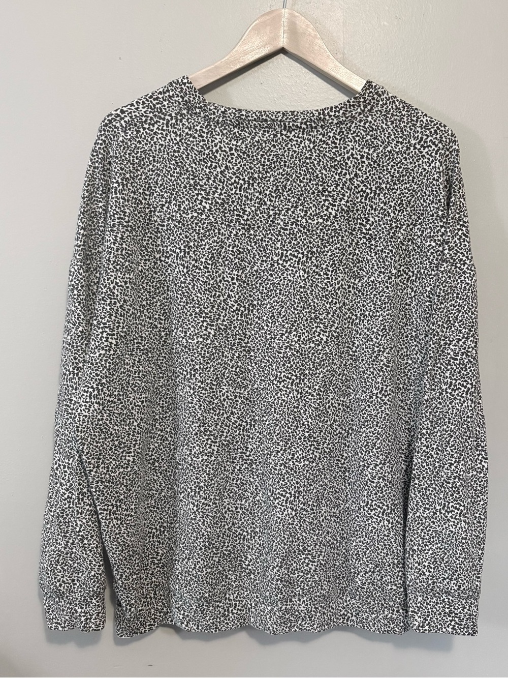 Athleta Black and White Leopard Crewneck - Picture 4 of 5